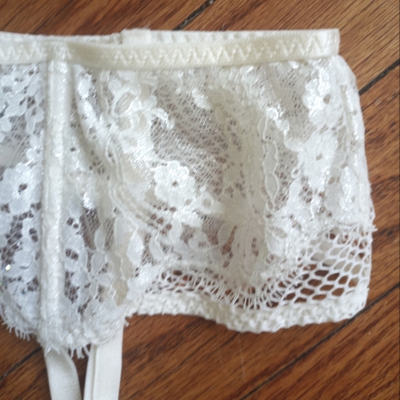 💕Victoria secret garter belt💕 - Picture 3 of 5